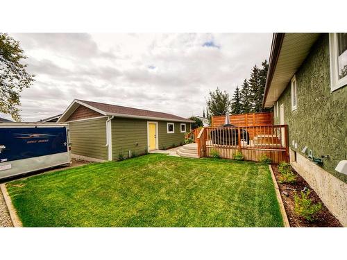 16 Macewan Place, Carstairs, AB - Outdoor With Deck Patio Veranda With Exterior