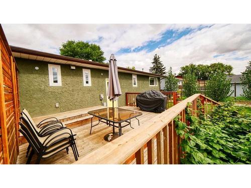 16 Macewan Place, Carstairs, AB - Outdoor With Deck Patio Veranda