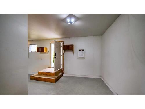 16 Macewan Place, Carstairs, AB - Indoor Photo Showing Other Room