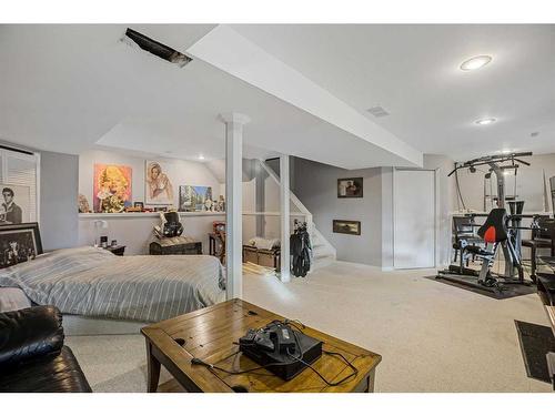 151 Somercrest Gardens Sw, Calgary, AB - Indoor Photo Showing Bedroom