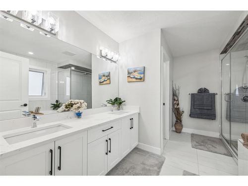 132 Walcrest View Se, Calgary, AB - Indoor Photo Showing Bathroom