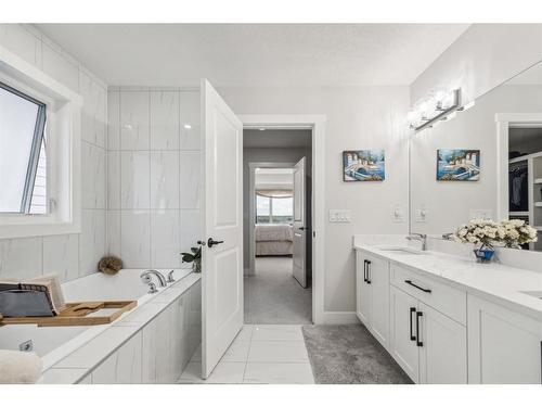 132 Walcrest View Se, Calgary, AB - Indoor Photo Showing Bathroom