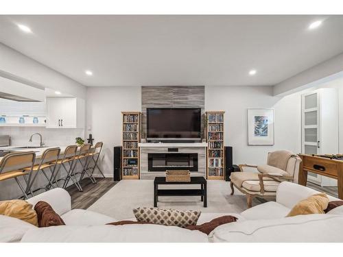 132 Walcrest View Se, Calgary, AB - Indoor Photo Showing Living Room