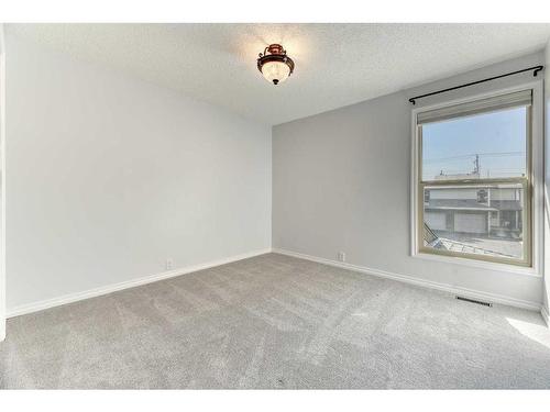 33-11333 30 Street Sw, Calgary, AB - Indoor Photo Showing Other Room