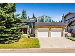 47 Wood Willow Bay SW Calgary, AB T2W 4H6