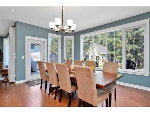 705 5 Street Sw, Sundre, AB - Indoor Photo Showing Dining Room