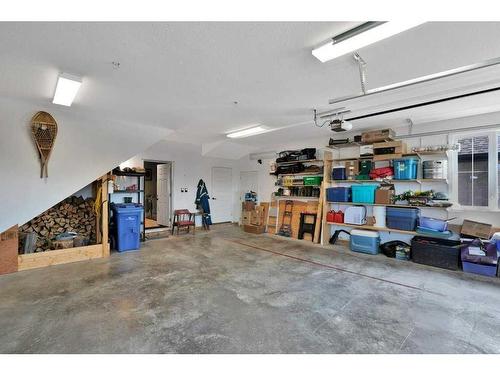 705 5 Street Sw, Sundre, AB - Indoor Photo Showing Garage