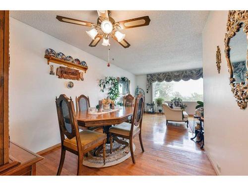 7035 Huntercrest Road Nw, Calgary, AB - Indoor Photo Showing Dining Room