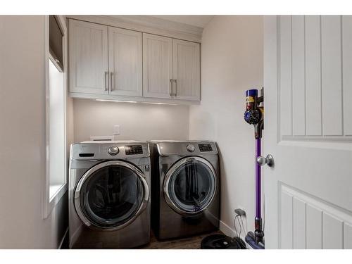 216 Cranarch Crescent Se, Calgary, AB - Indoor Photo Showing Laundry Room