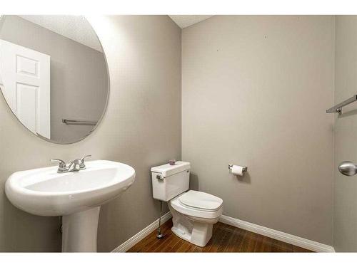 129 Millrise Square Sw, Calgary, AB - Indoor Photo Showing Bathroom