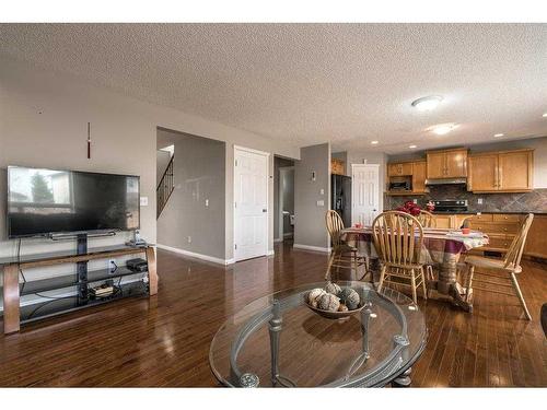 129 Millrise Square Sw, Calgary, AB - Indoor Photo Showing Living Room