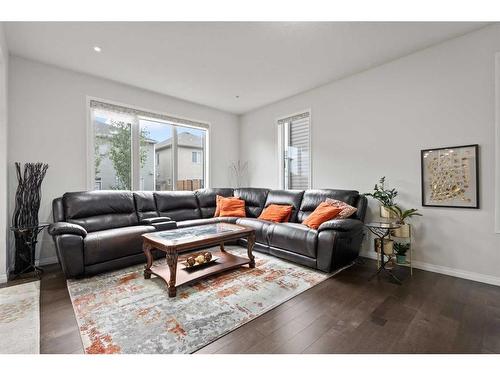 411 Windrow Common Sw, Airdrie, AB - Indoor Photo Showing Living Room