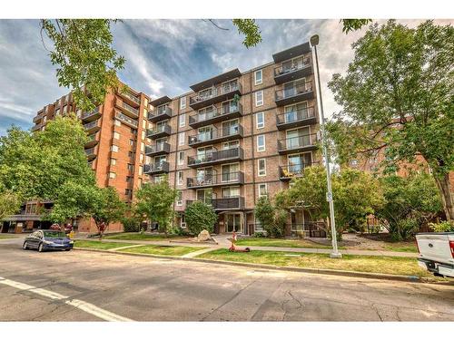 106-1015 14 Avenue Sw, Calgary, AB - Outdoor With Facade