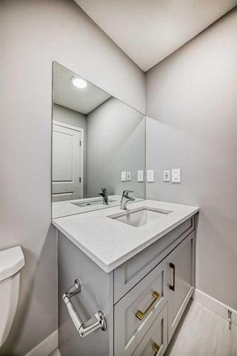 1870 Rangeview Drive Se, Calgary, AB - Indoor Photo Showing Bathroom