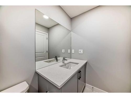 1870 Rangeview Drive Se, Calgary, AB - Indoor Photo Showing Bathroom