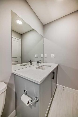 1870 Rangeview Drive Se, Calgary, AB - Indoor Photo Showing Bathroom