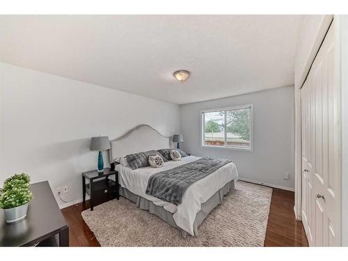 409-140 Sagewood Boulevard Sw, Airdrie, AB - Indoor Photo Showing Bedroom