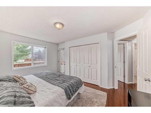 409-140 Sagewood Boulevard Sw, Airdrie, AB - Indoor Photo Showing Bedroom