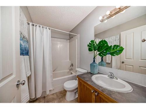 409-140 Sagewood Boulevard Sw, Airdrie, AB - Indoor Photo Showing Bathroom