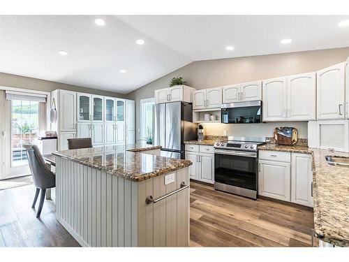 378009 232 Street West, Rural Foothills County, AB - Indoor Photo Showing Kitchen With Upgraded Kitchen