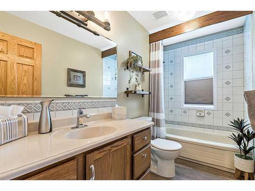 378009 232 Street West, Rural Foothills County, AB - Indoor Photo Showing Bathroom