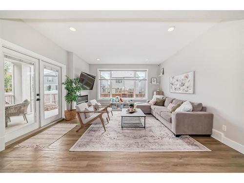 292 Legacy Mount Se, Calgary, AB - Indoor Photo Showing Living Room