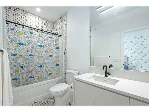 554 Marine Drive Se, Calgary, AB - Indoor Photo Showing Bathroom