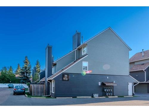 217-36 Glamis Green Sw, Calgary, AB - Outdoor