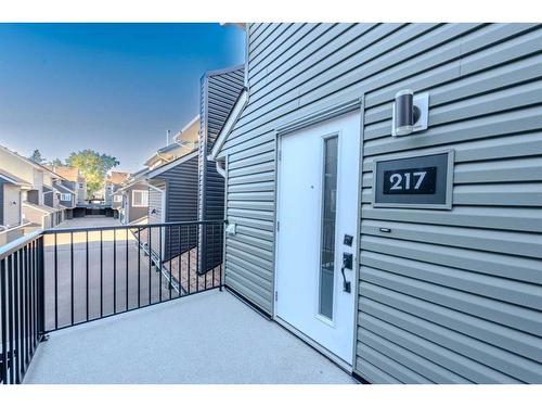 217-36 Glamis Green Sw, Calgary, AB - Outdoor