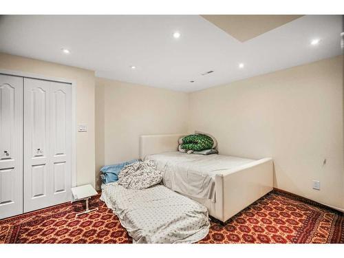 152 Silverado Plain Close, Calgary, AB - Indoor Photo Showing Bedroom