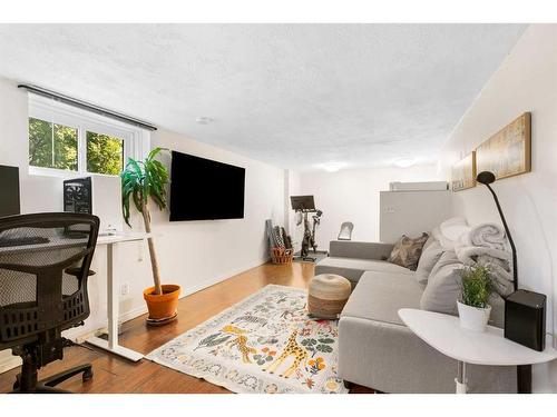 1925 12 Avenue Sw, Calgary, AB - Indoor Photo Showing Living Room With Fireplace