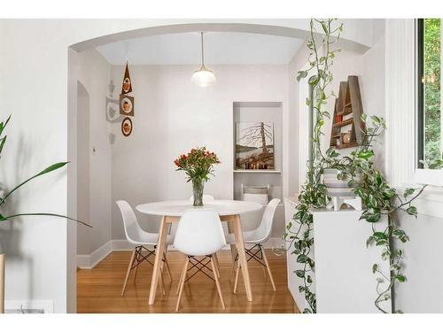 1925 12 Avenue Sw, Calgary, AB - Indoor Photo Showing Dining Room