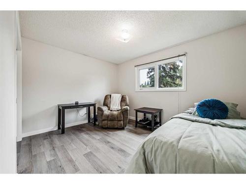 1436 Lake Ontario Drive Se, Calgary, AB - Indoor Photo Showing Bedroom