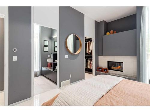 2036 31 Avenue Sw, Calgary, AB - Indoor With Fireplace