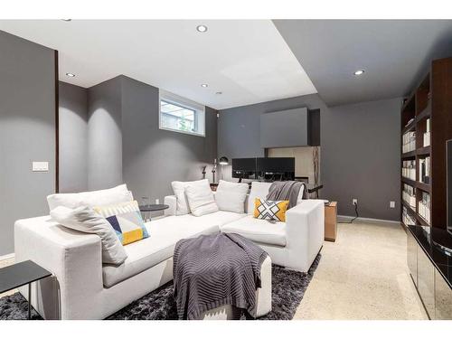 2036 31 Avenue Sw, Calgary, AB - Indoor Photo Showing Living Room