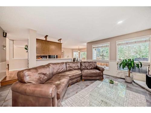 64 Santana Hill Nw, Calgary, AB - Indoor Photo Showing Living Room