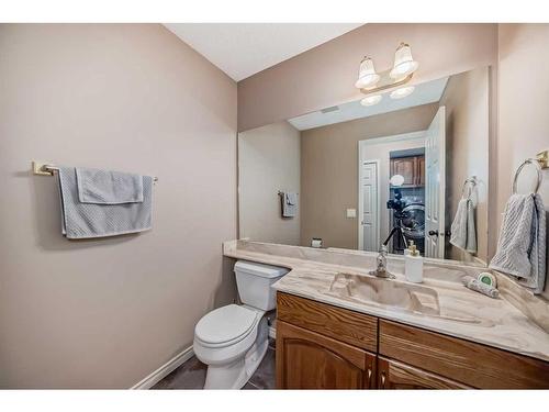 64 Santana Hill Nw, Calgary, AB - Indoor Photo Showing Bathroom