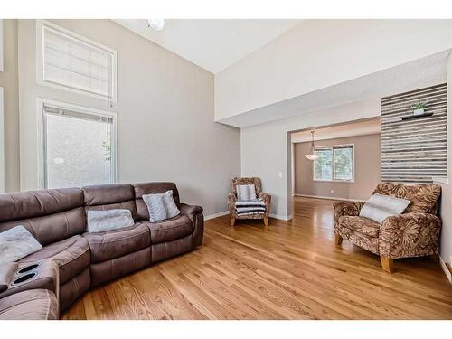 64 Santana Hill Nw, Calgary, AB - Indoor Photo Showing Living Room