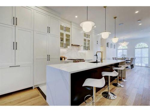 1907 Broadview Road Nw, Calgary, AB - Indoor Photo Showing Kitchen With Upgraded Kitchen