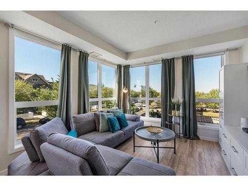 201-2231 Mahogany Boulevard Se, Calgary, AB - Indoor Photo Showing Living Room