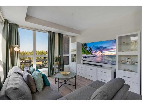 201-2231 Mahogany Boulevard Se, Calgary, AB - Indoor Photo Showing Living Room