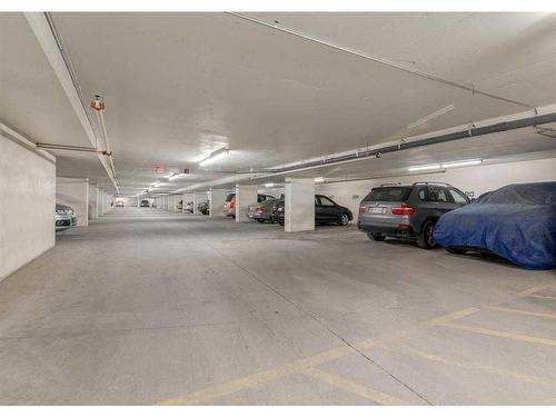 1506-1108 6 Avenue Sw, Calgary, AB - Indoor Photo Showing Garage