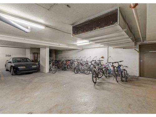 1506-1108 6 Avenue Sw, Calgary, AB - Indoor Photo Showing Garage