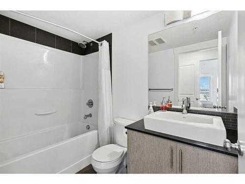 1304-240 Skyview Ranch Road Ne, Calgary, AB - Indoor Photo Showing Bathroom