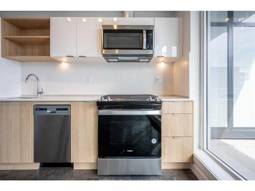 710-1319 14 Avenue Sw, Calgary, AB - Indoor Photo Showing Kitchen