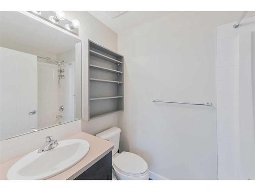 25 Redstone Circle, Calgary, AB - Indoor Photo Showing Bathroom