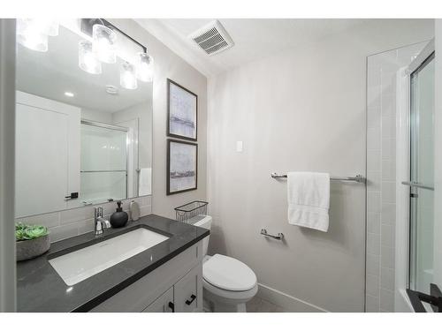 100 Royal Elm Green Nw, Calgary, AB - Indoor Photo Showing Bathroom