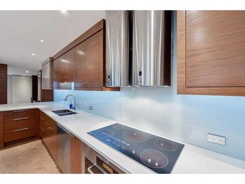 2102-683 10 Street Sw, Calgary, AB - Indoor Photo Showing Kitchen With Double Sink