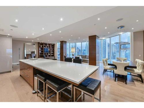 2102-683 10 Street Sw, Calgary, AB - Indoor Photo Showing Dining Room