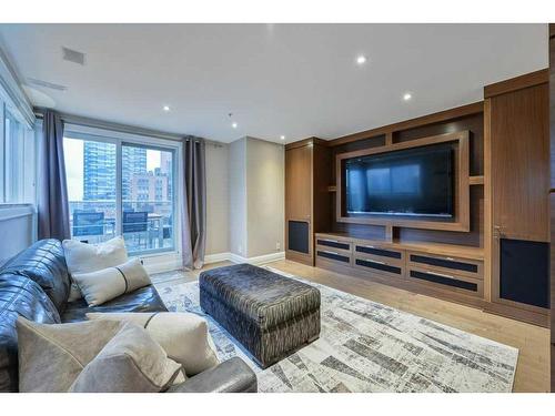 2102-683 10 Street Sw, Calgary, AB - Indoor Photo Showing Living Room